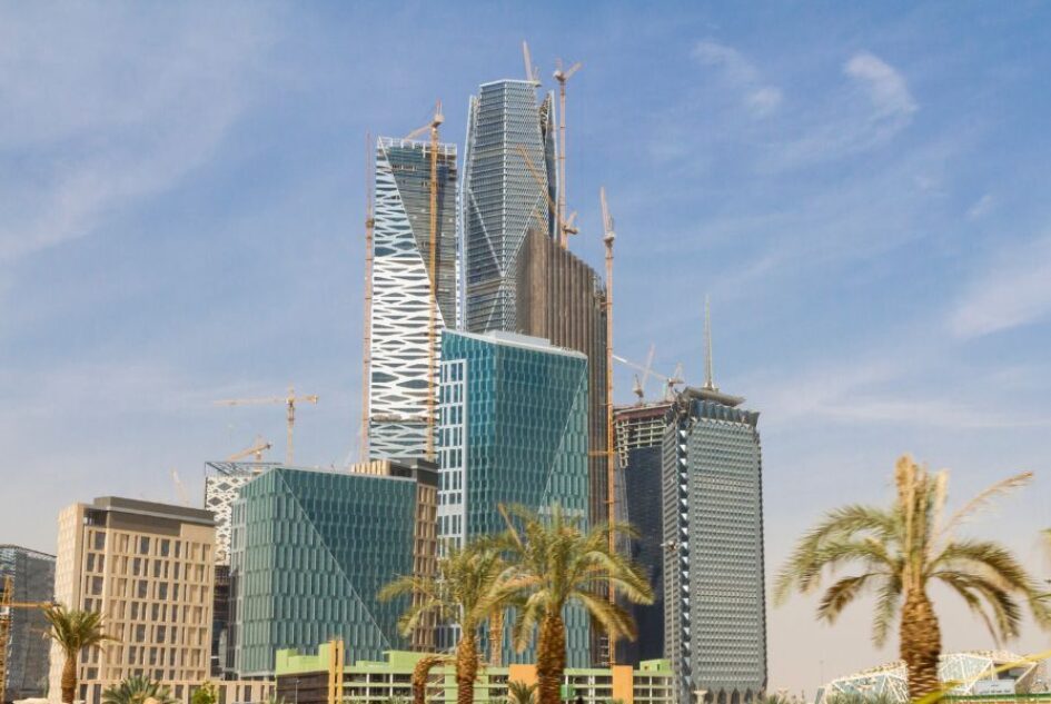 أهمية عقد المقاولة في قطاع البناء والتشييد