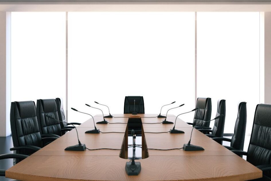 الأطر القانونية والتنظيمية لمجالس الإدارة في القطاعات الثلاثة: الحكومي والخاص والغير ربحي مع بيان أوجه التشابه والاختلاف