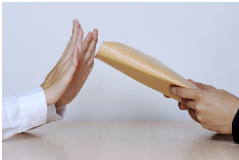 لماذا تعتمد على شركة الدكتور فهد الرفاعي وشركاؤه للمحاماة‌‌ والاستشارات القانونية في قضايا الفساد المالي والإداري؟