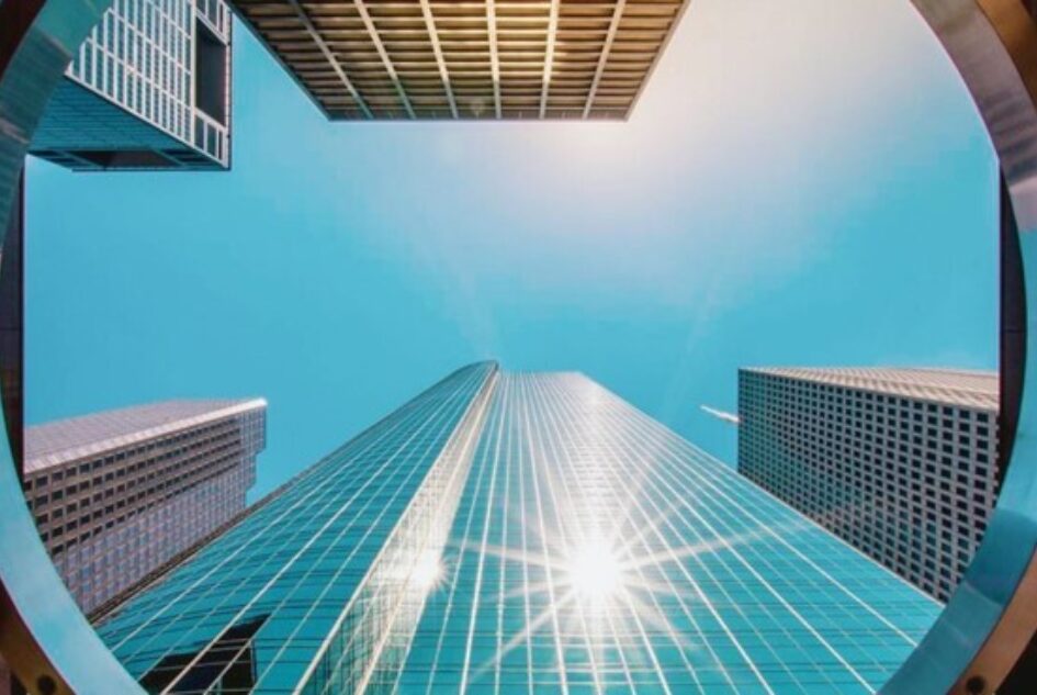 خدمات قانونية متخصصة للشركات والبنوك لضمان الالتزام بنظام مكافحة غسل الأموال