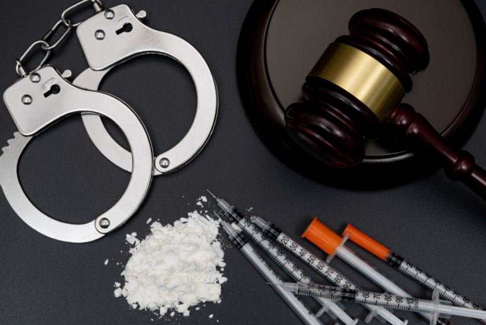 خدمات شركة الدكتور فهد الرفاعي وشركاؤه في قضايا الحيازة، التعاطي، والترويج