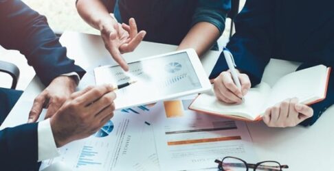 الإدارة العليا في شركة الدكتور فهد الرفاعي وشركاؤه للمحاماة والاستشارات القانونية 