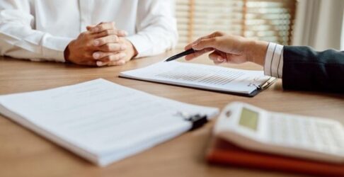 مهارات المحامين في شركة الدكتور فهد الرفاعي وشركاؤه للمحاماة والاستشارات القانونية 