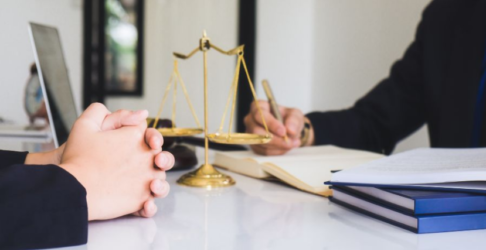 لماذا تختار شركة الدكتور فهد الرفاعي وشركاؤه للمحاماة والاستشارات‌‌  القانونية لاستشاراتك الشرعية والقانونية؟ 