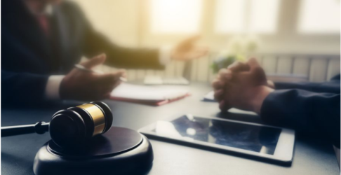 أهمية الاستشارات القانونية في اتخاذ القرارات الصائبة مع شركة الدكتور فهد‌‌  الرفاعي وشركاؤه للمحاماة والاستشارات القانونية 