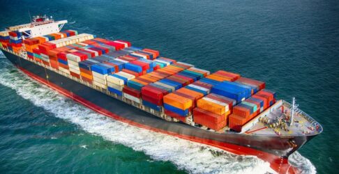 دور التأمين البحري في حماية البضائع 