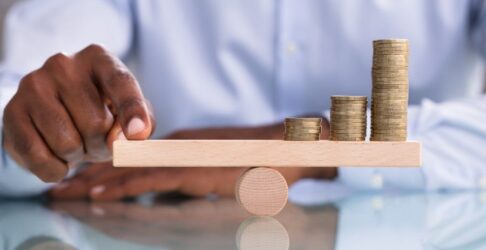 سياسة تسعير الخدمات القانونية بين الاجتهاد والتقنين 