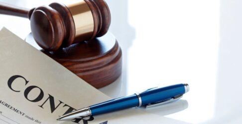 كيف يعزز العقد الموحد لأتعاب المحاماة العلاقة بين المنشآت القانونية والعملاء؟ 